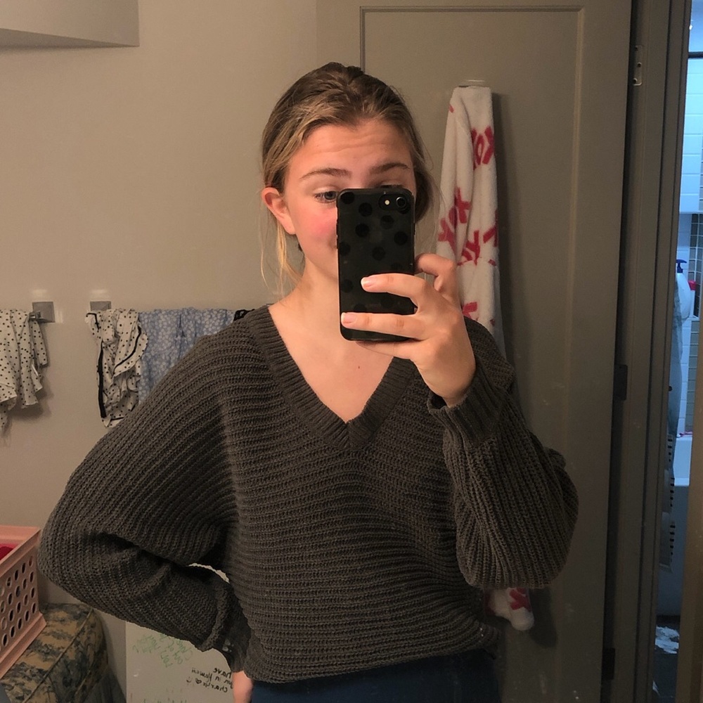 American Eagle V neck Soft sweater